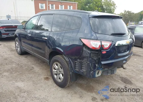 2015 Chevrolet Traverse Ls z USA, uszkodzony, nr VIN 1GNKRFKD9FJ349573